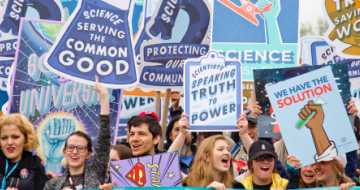 Eine Gruppe von Menschen, die dafür kämpfen, der Wissenschaft eine Stimme zu geben